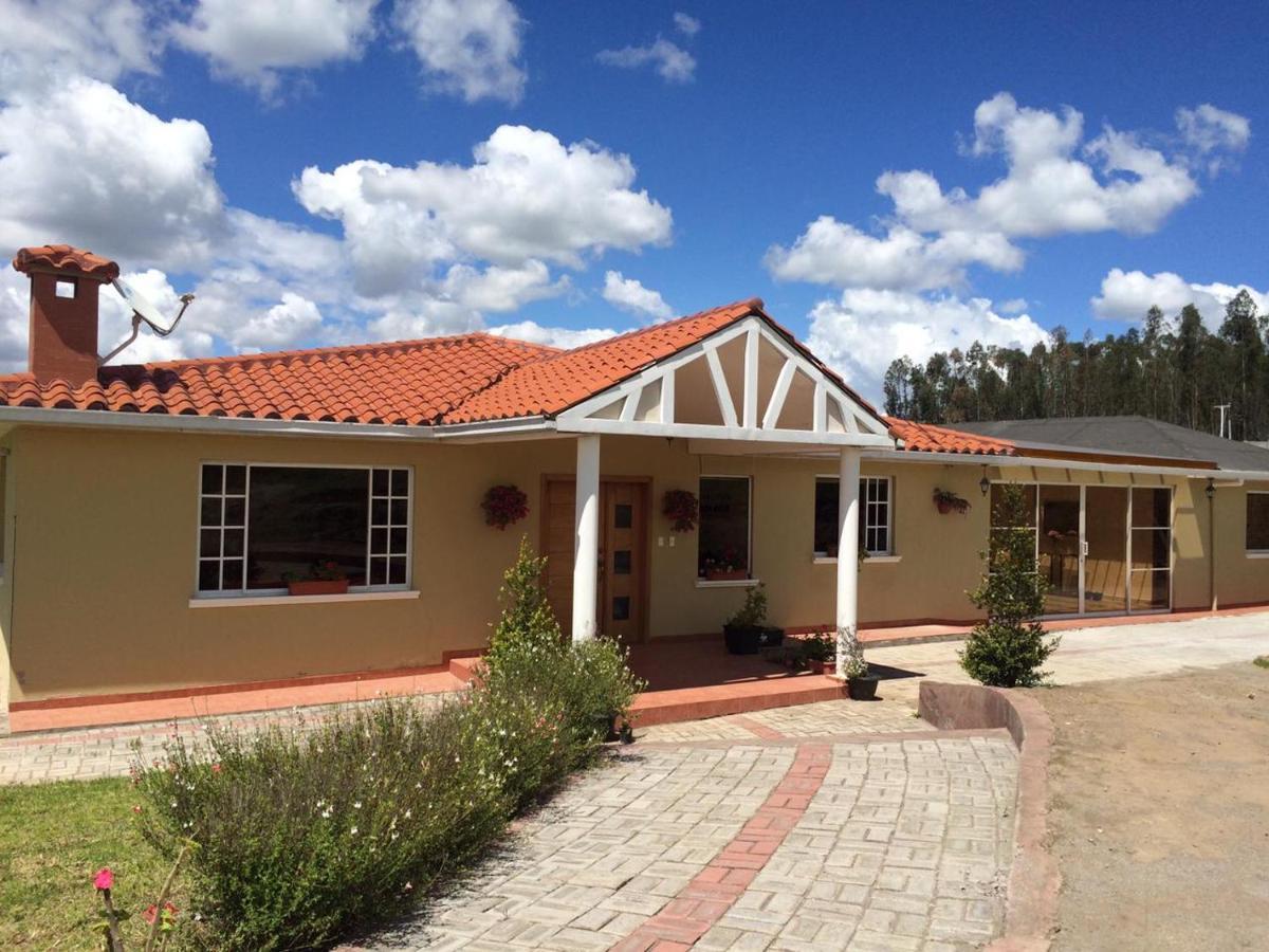 Las Hortensia'S Casa De Huespedes Tababela Exterior photo